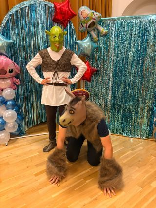 My vám strašně děkujeme, že nám poskytujete vaše dokonalé fotky!! 😄 #uztambudě? #shrek #oslik #pohadky #kostymy #ostrava...